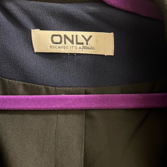 Navy and Black Mendocino Blazer Size M - Picture 2 of 3